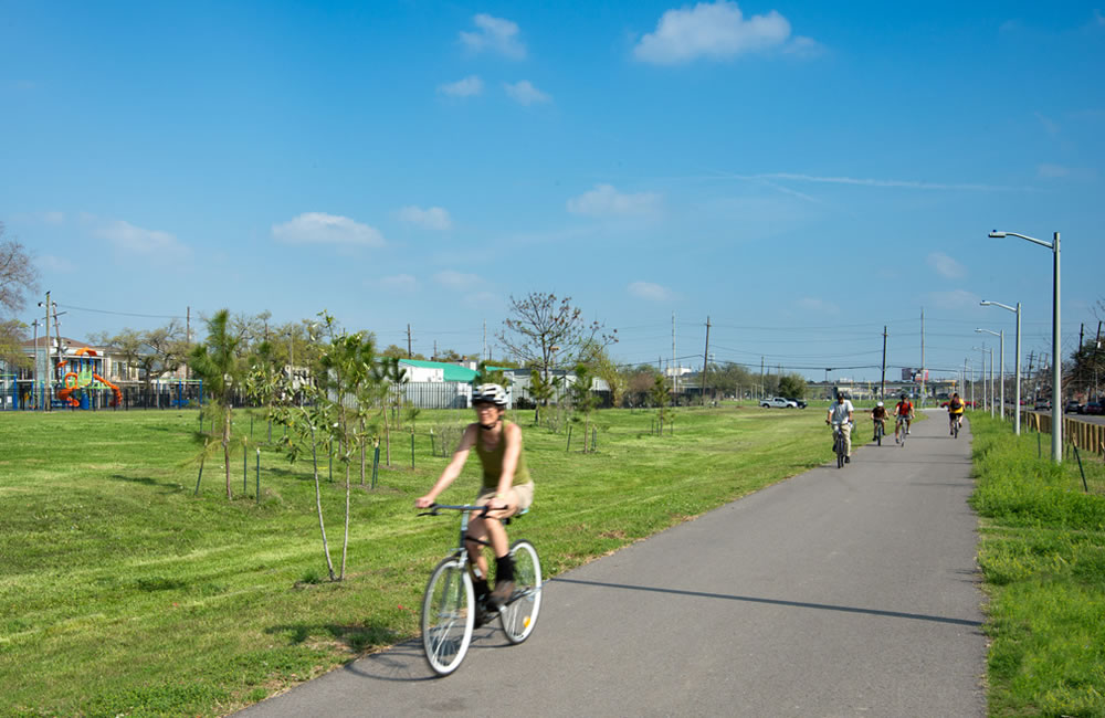 Cycling Lafitte